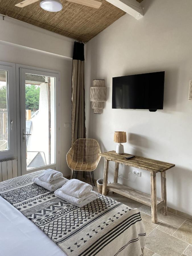 Hotel Du Pont Blanc Saintes-Maries-de-la-Mer Exteriör bild