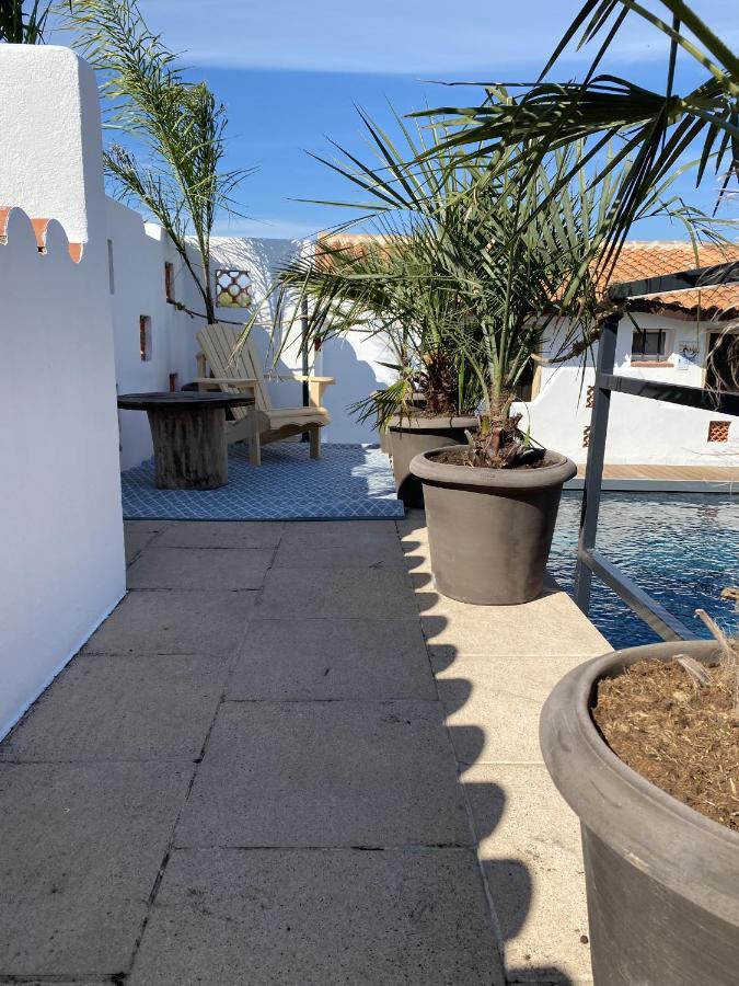 Hotel Du Pont Blanc Saintes-Maries-de-la-Mer Exteriör bild