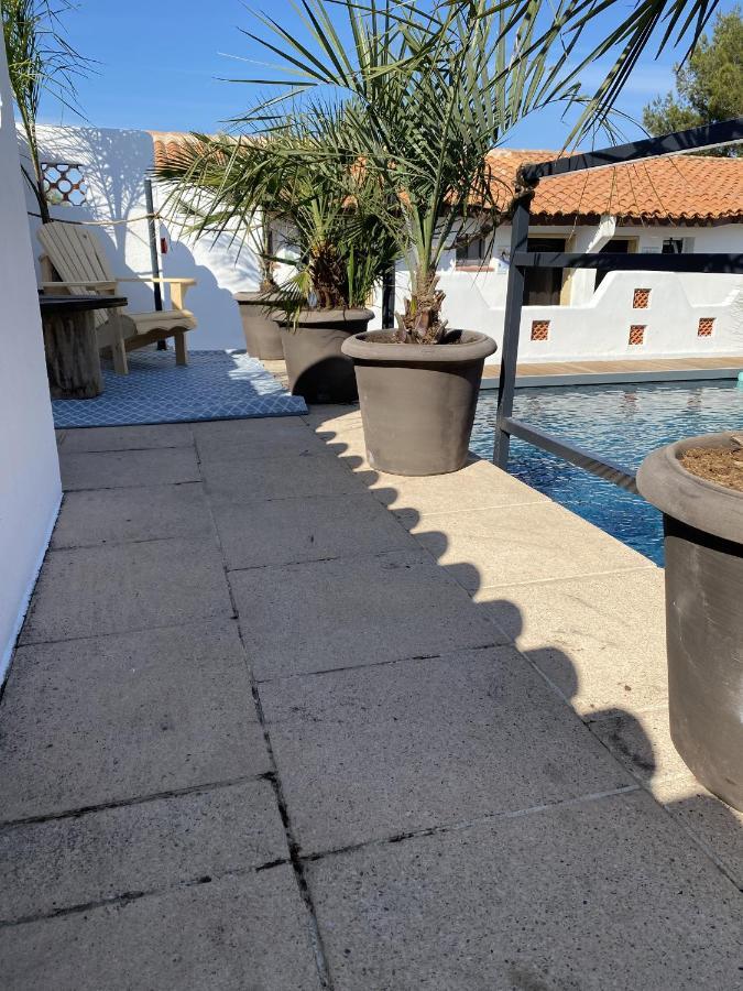 Hotel Du Pont Blanc Saintes-Maries-de-la-Mer Exteriör bild