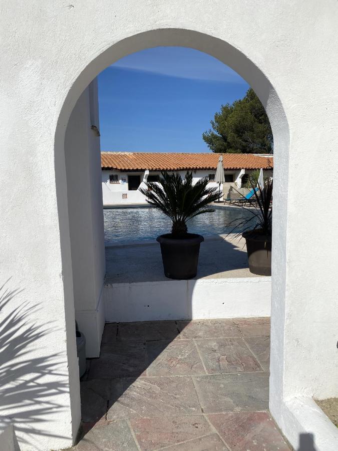 Hotel Du Pont Blanc Saintes-Maries-de-la-Mer Exteriör bild