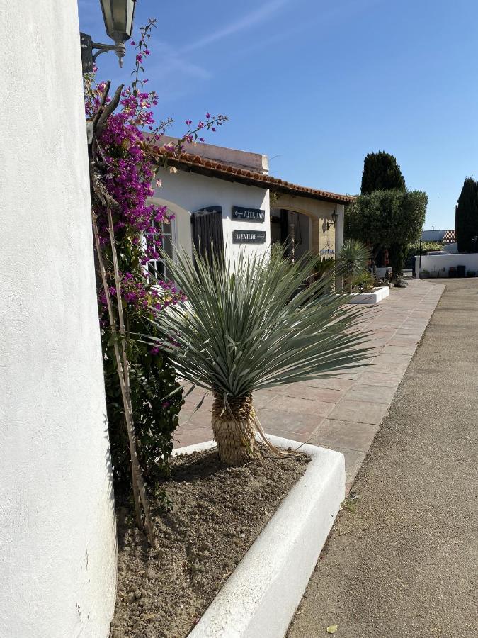 Hotel Du Pont Blanc Saintes-Maries-de-la-Mer Exteriör bild